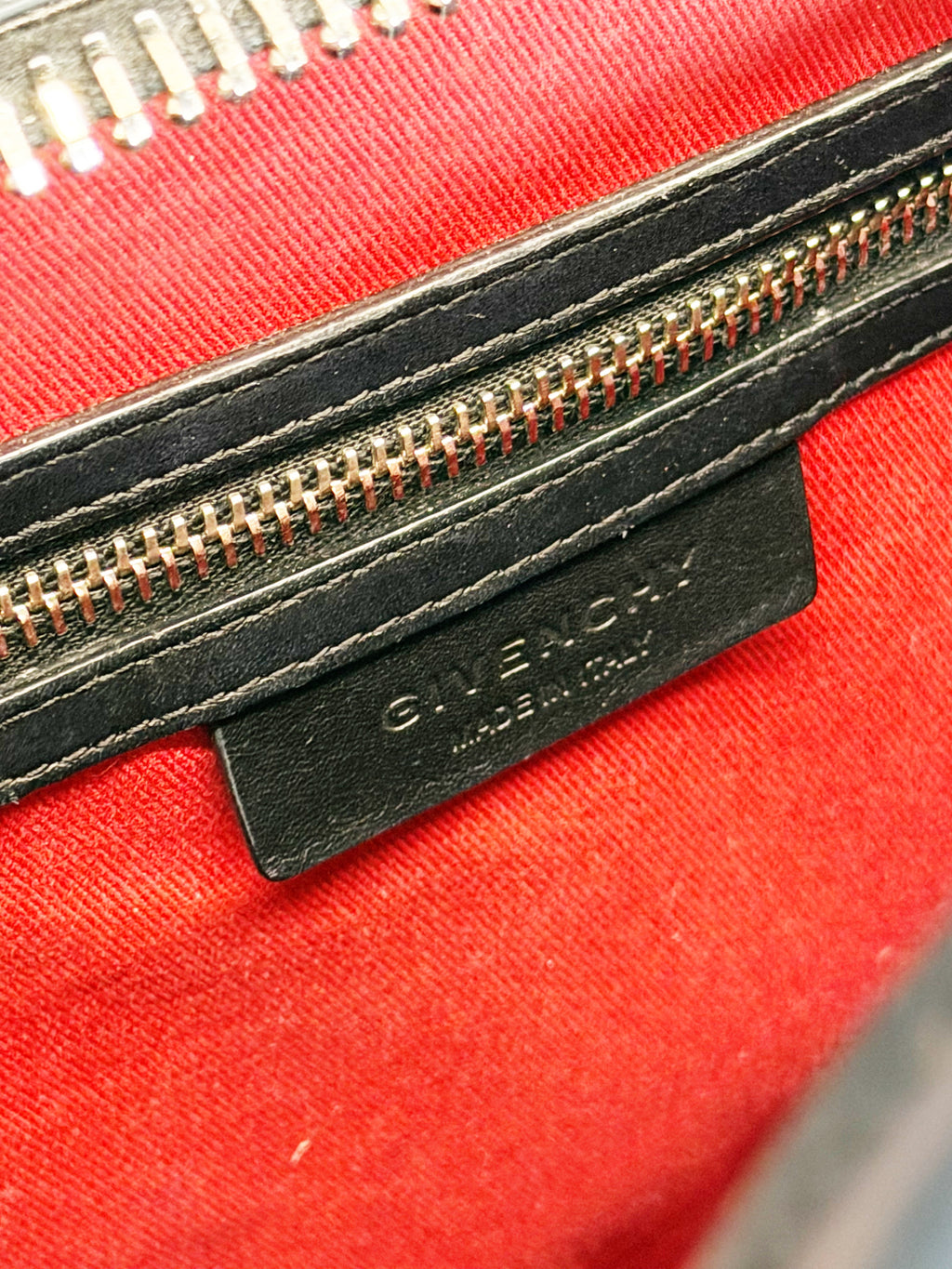 GIVENCHY Antigona Medium Black Smooth Leather Top Handle Bag