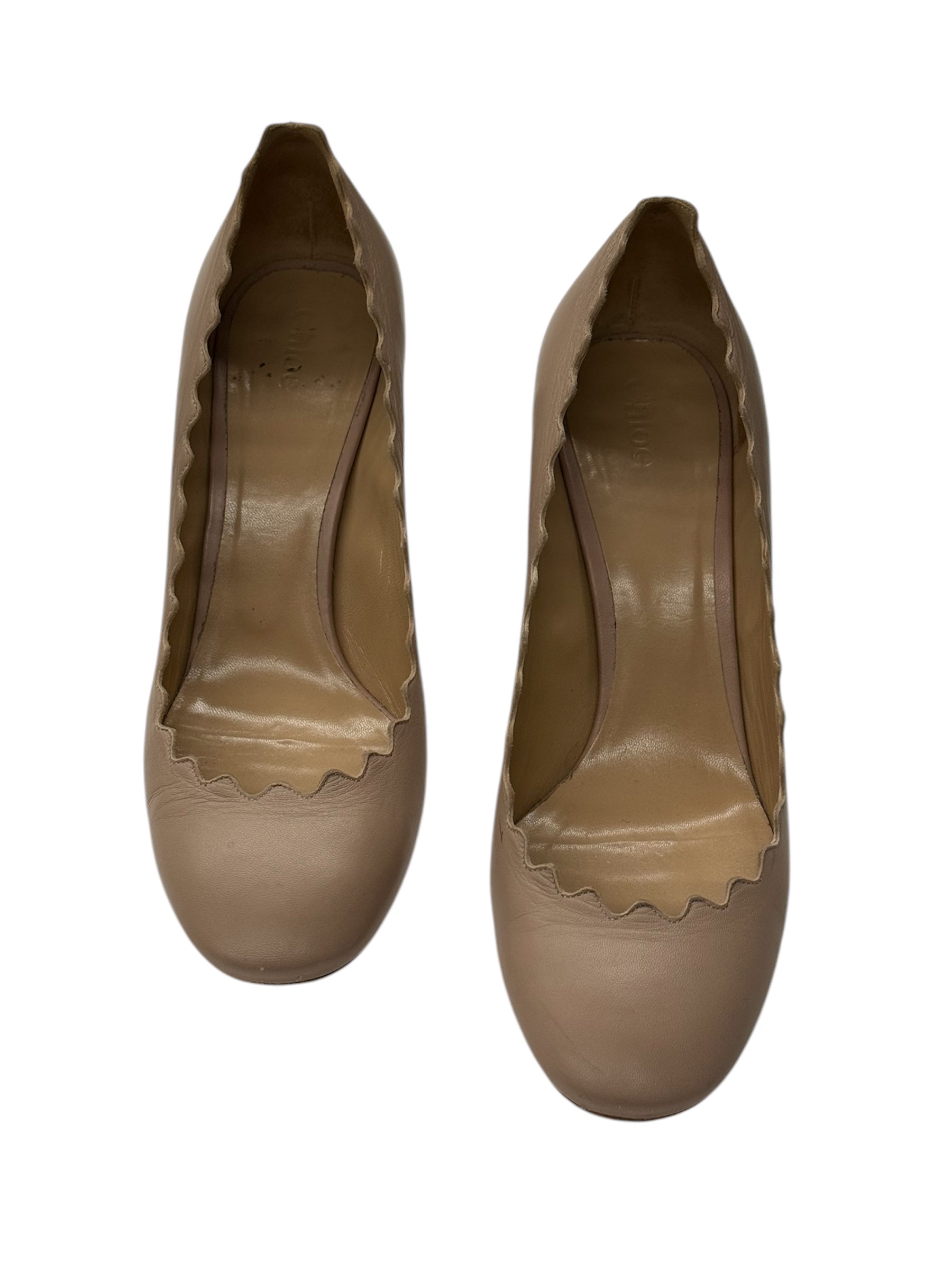 Chloé Scalloped Leather Pumps