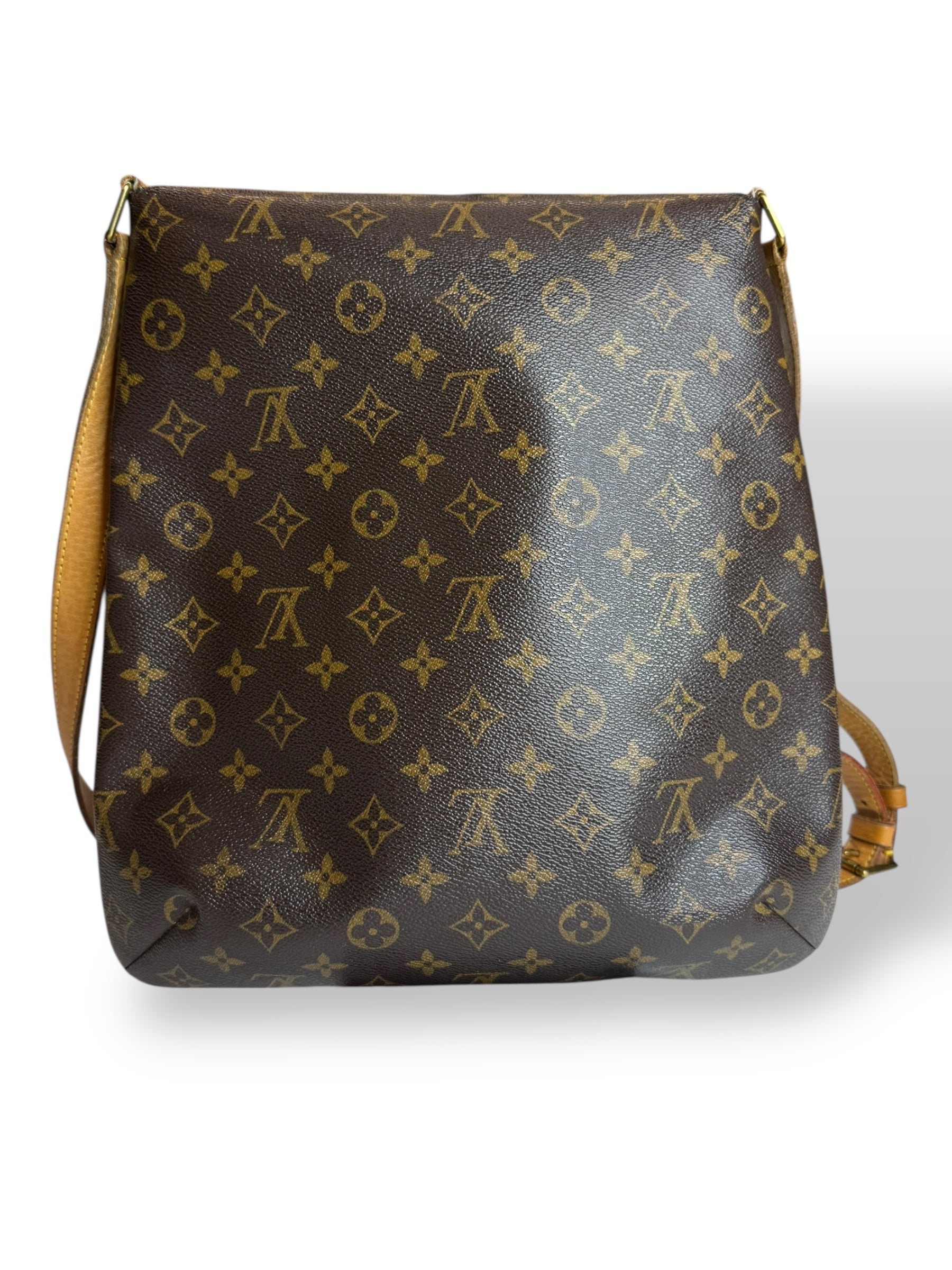 Louis Vuitton
Musette Tango leather handbag
