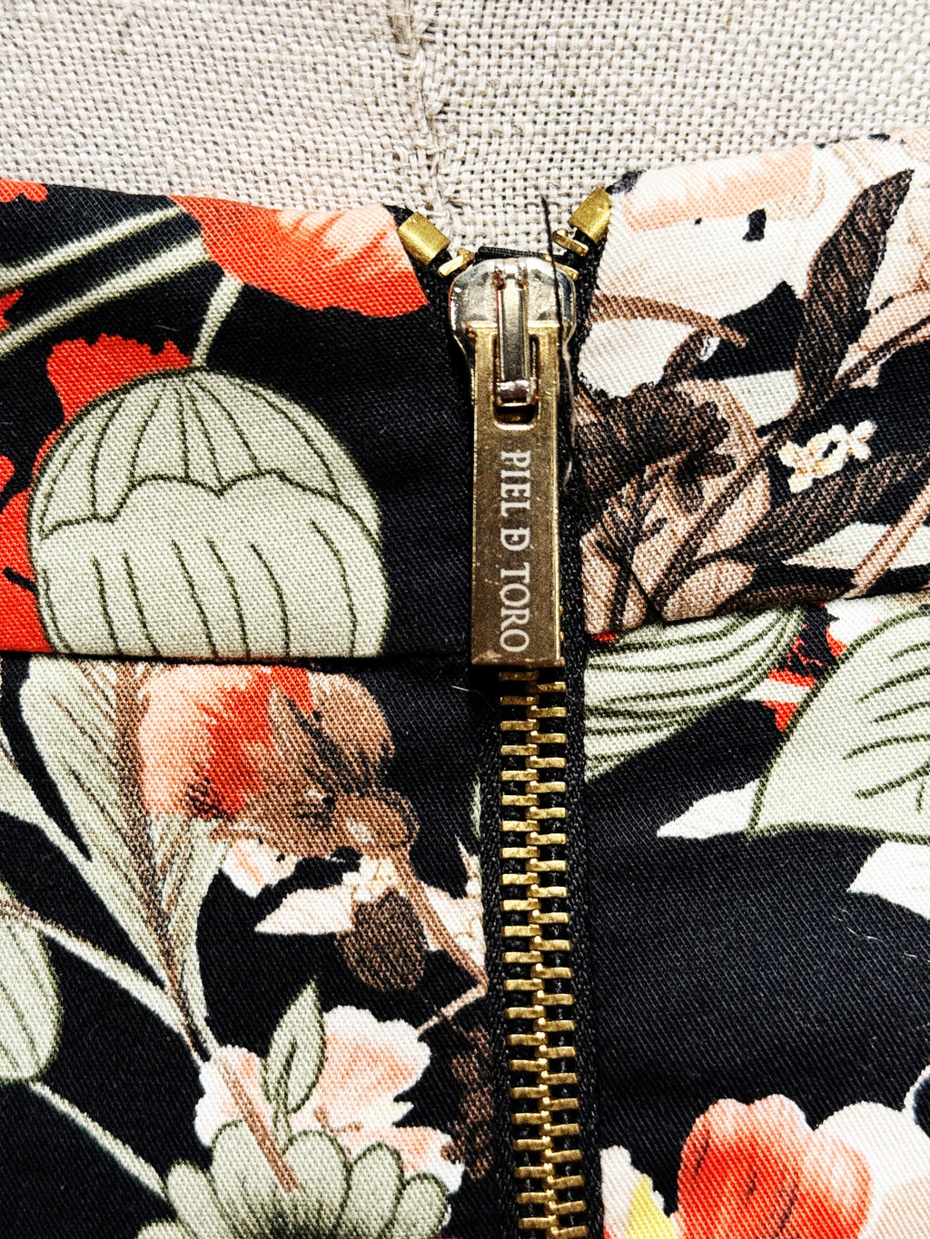 Piel de Toro Floral Pencil Skirt