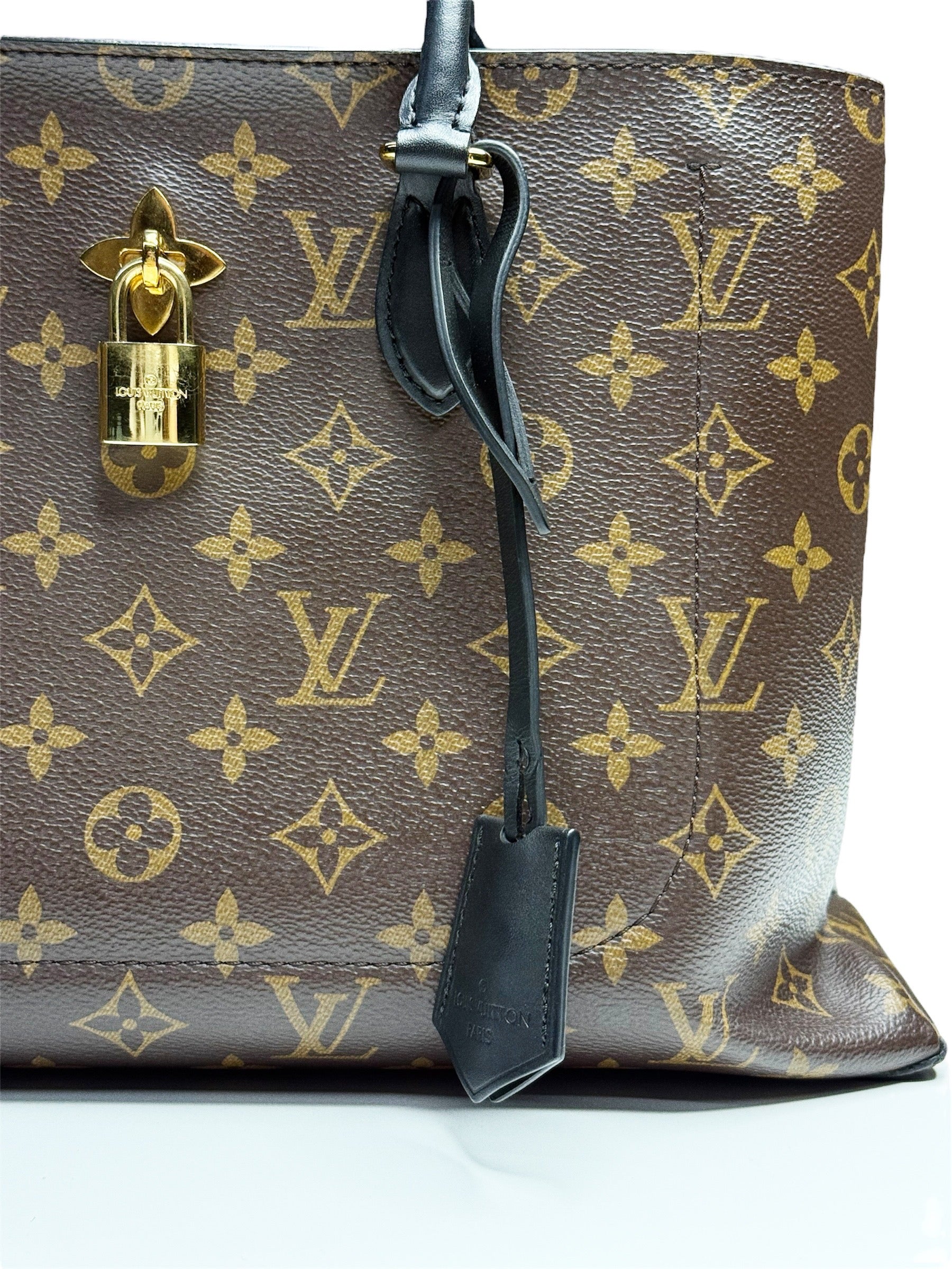 LOUIS VUITTON 
Monogram Flower Tote Black