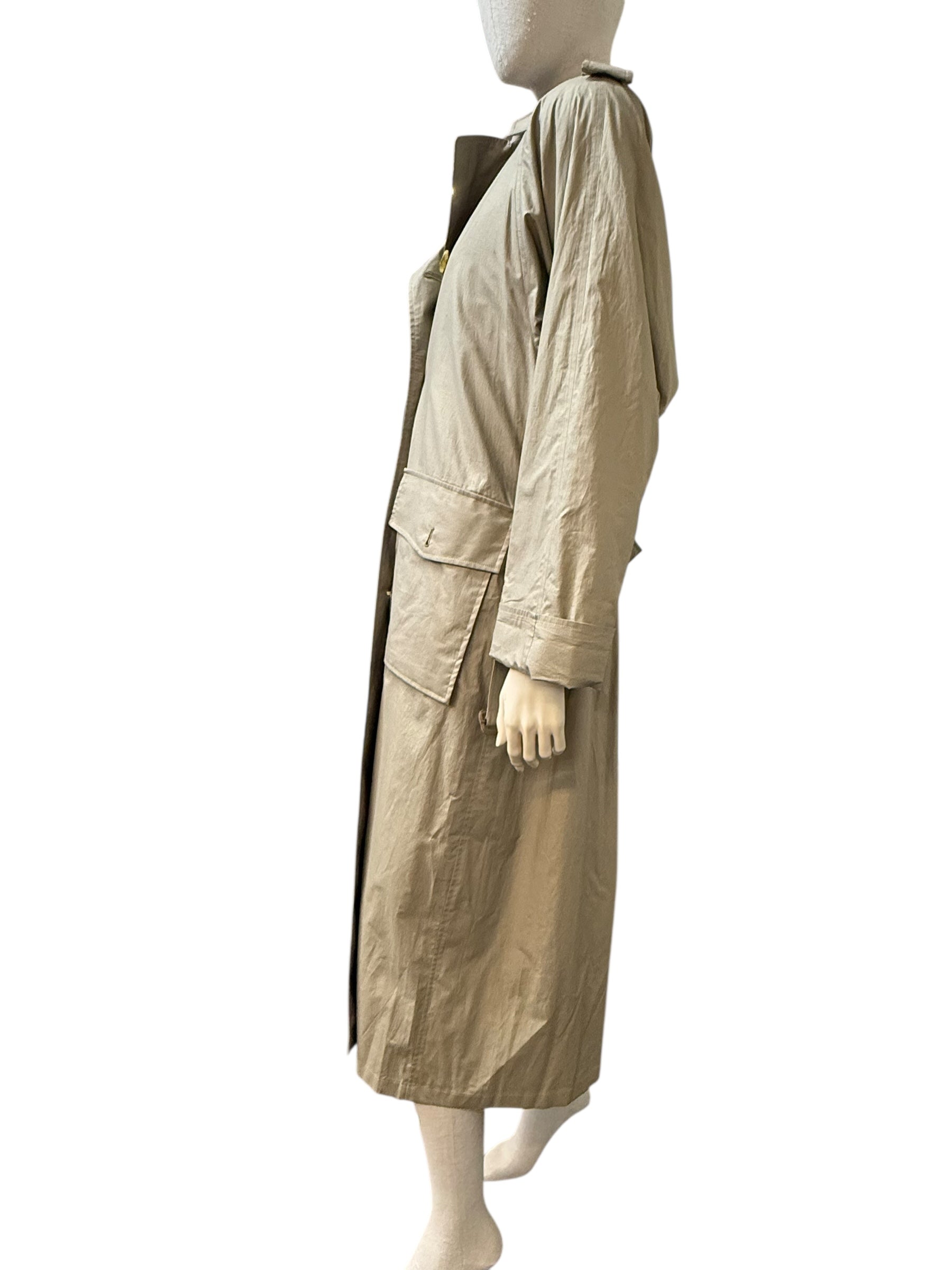 Burberry’s Vintage Trench Coat - M