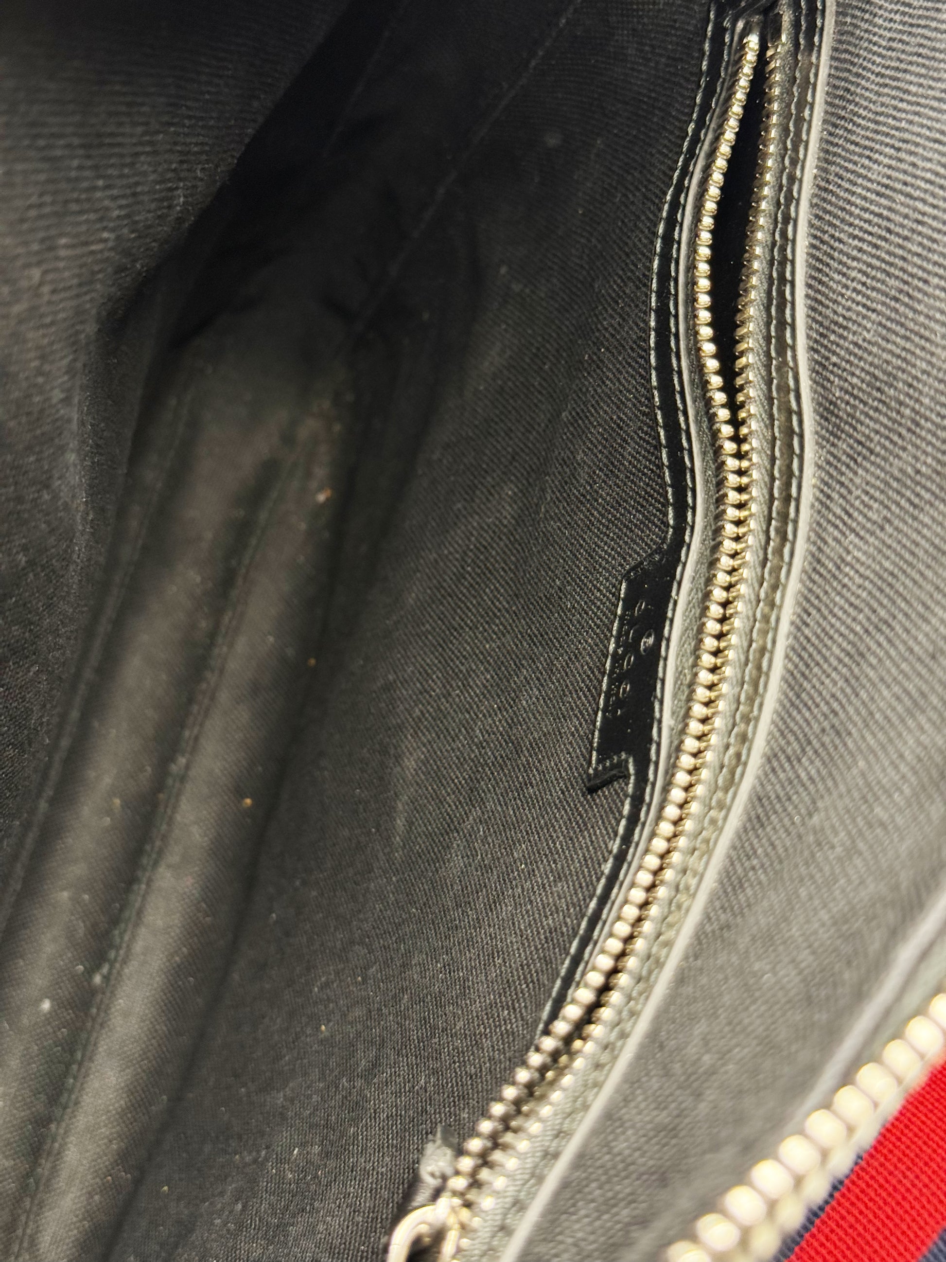 Gucci GG Black Medium Messenger Bag