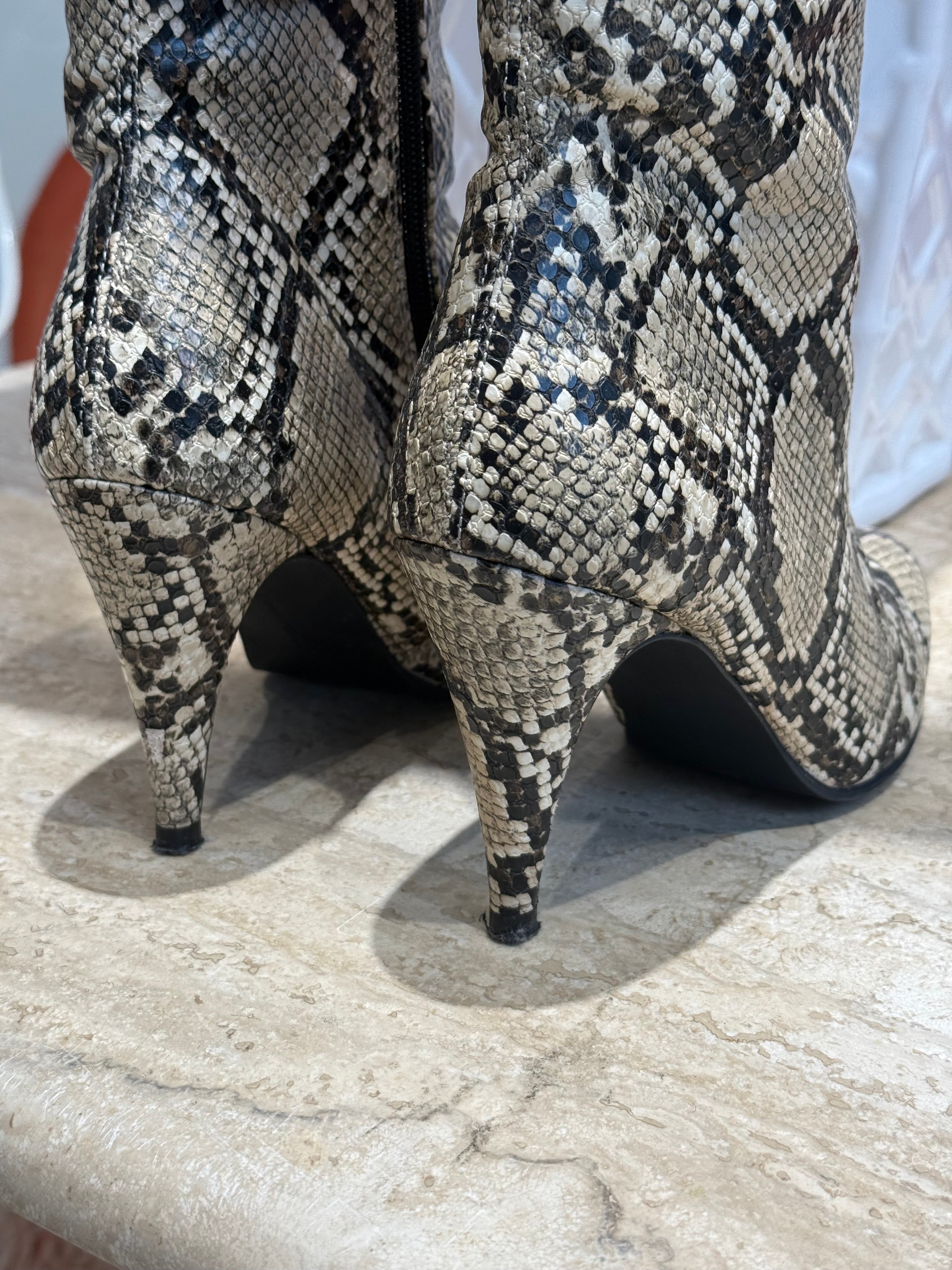 Tommy Hilfiger Snake-Print Ankle Boots