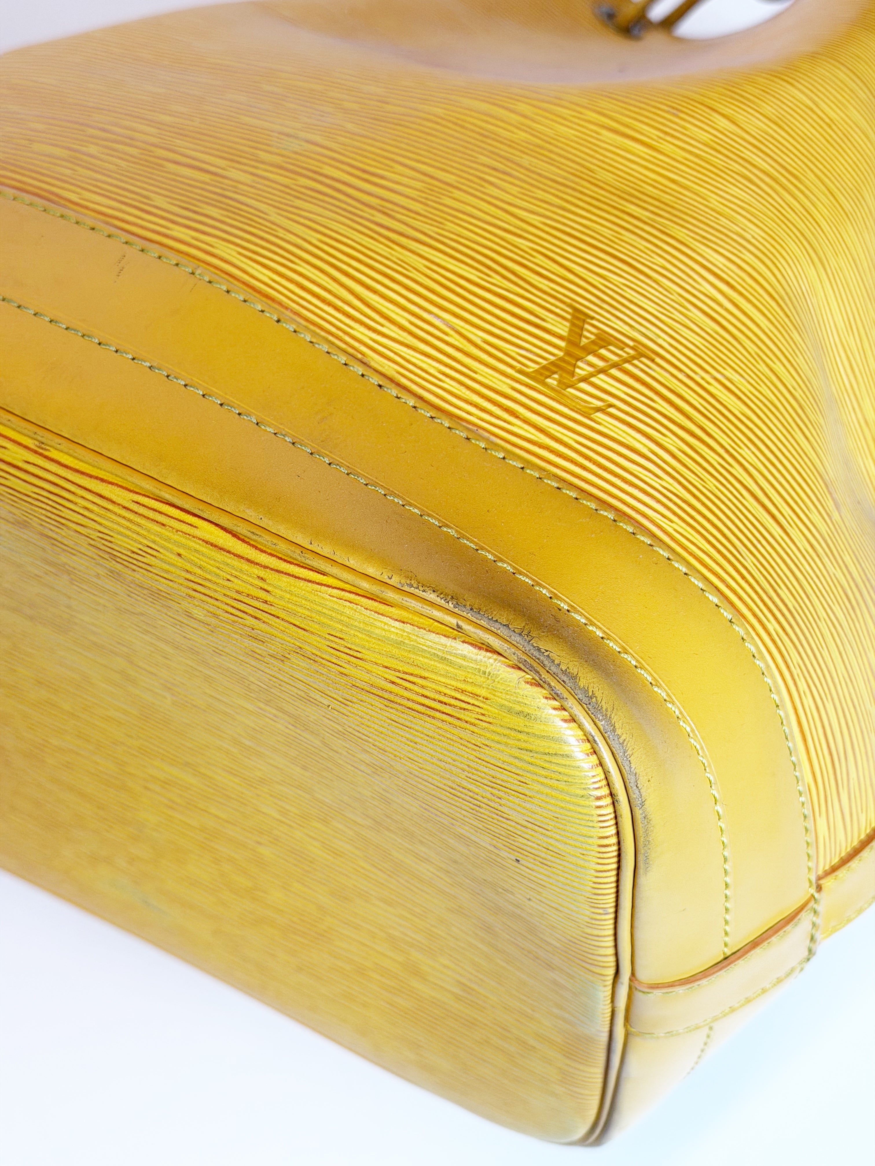 Louis Vuitton Noé Epi Leather Bucket Bag – Yellow