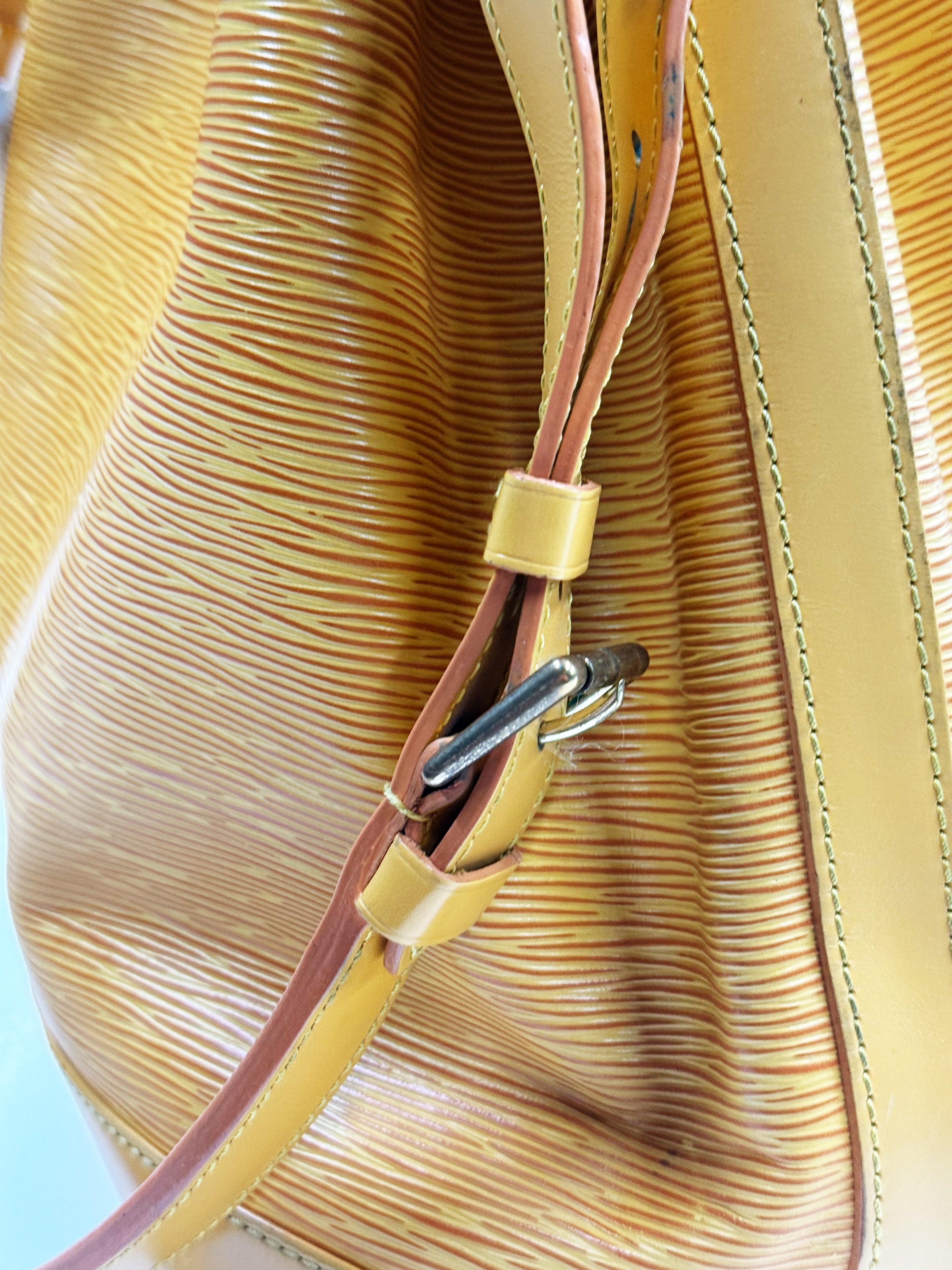 Louis Vuitton Noé Epi Leather Bucket Bag