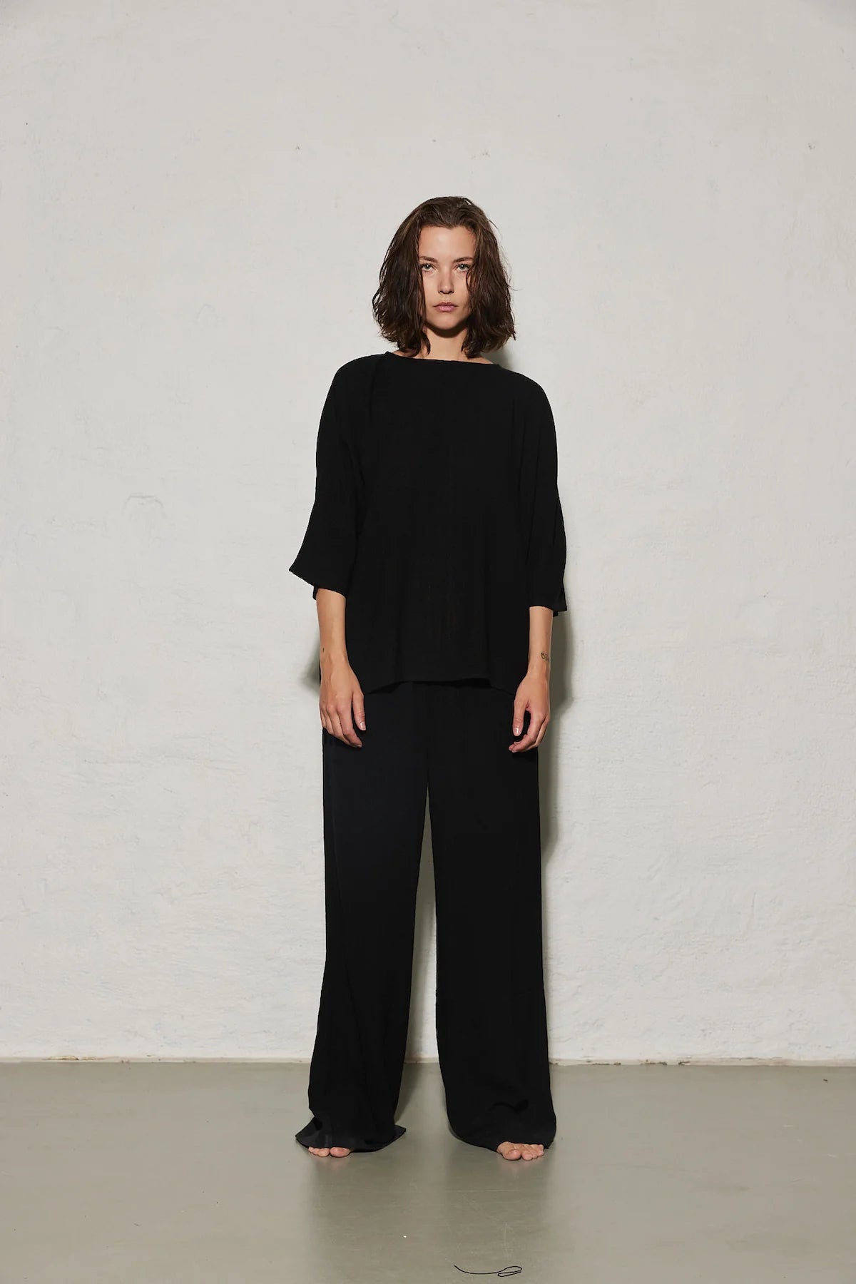 Envelope1976 Es Sortell Bat Sleeve T-Shirt