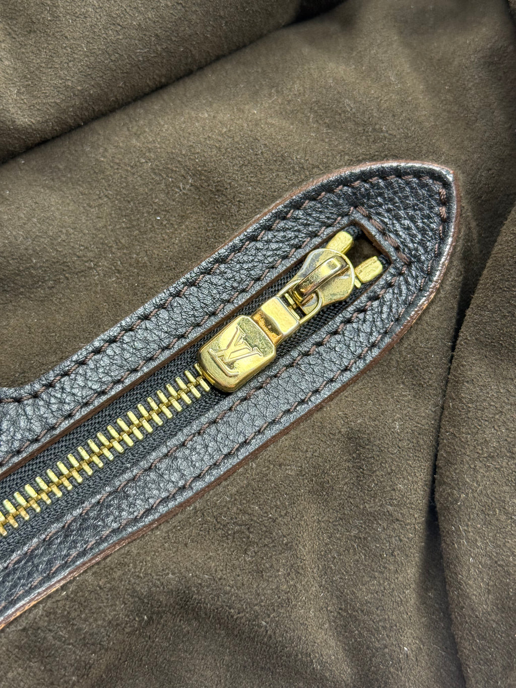 Louis Vuitton Mahina L Hobo Bag in Black Leather