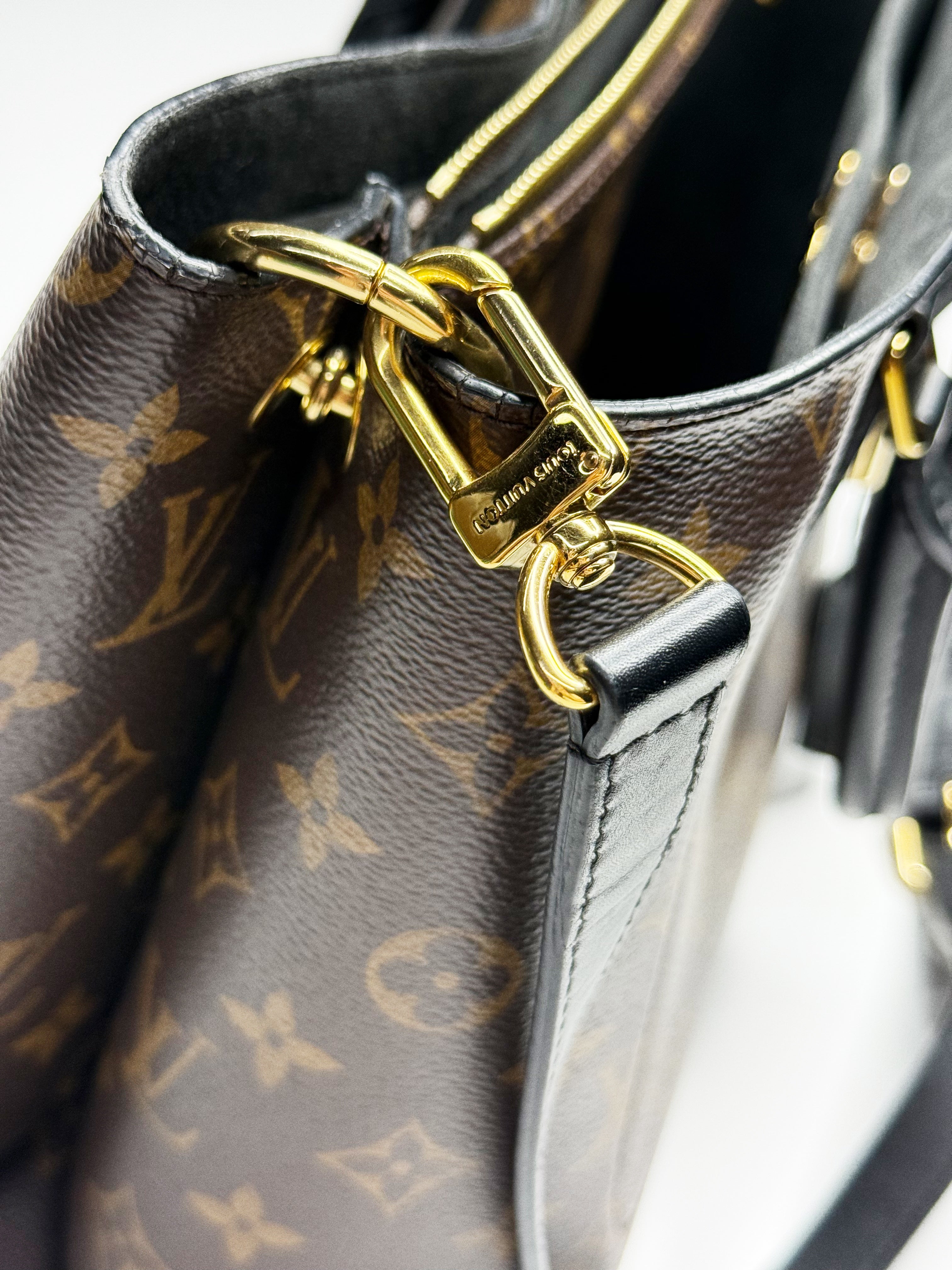 LOUIS VUITTON 
Monogram Flower Tote Black