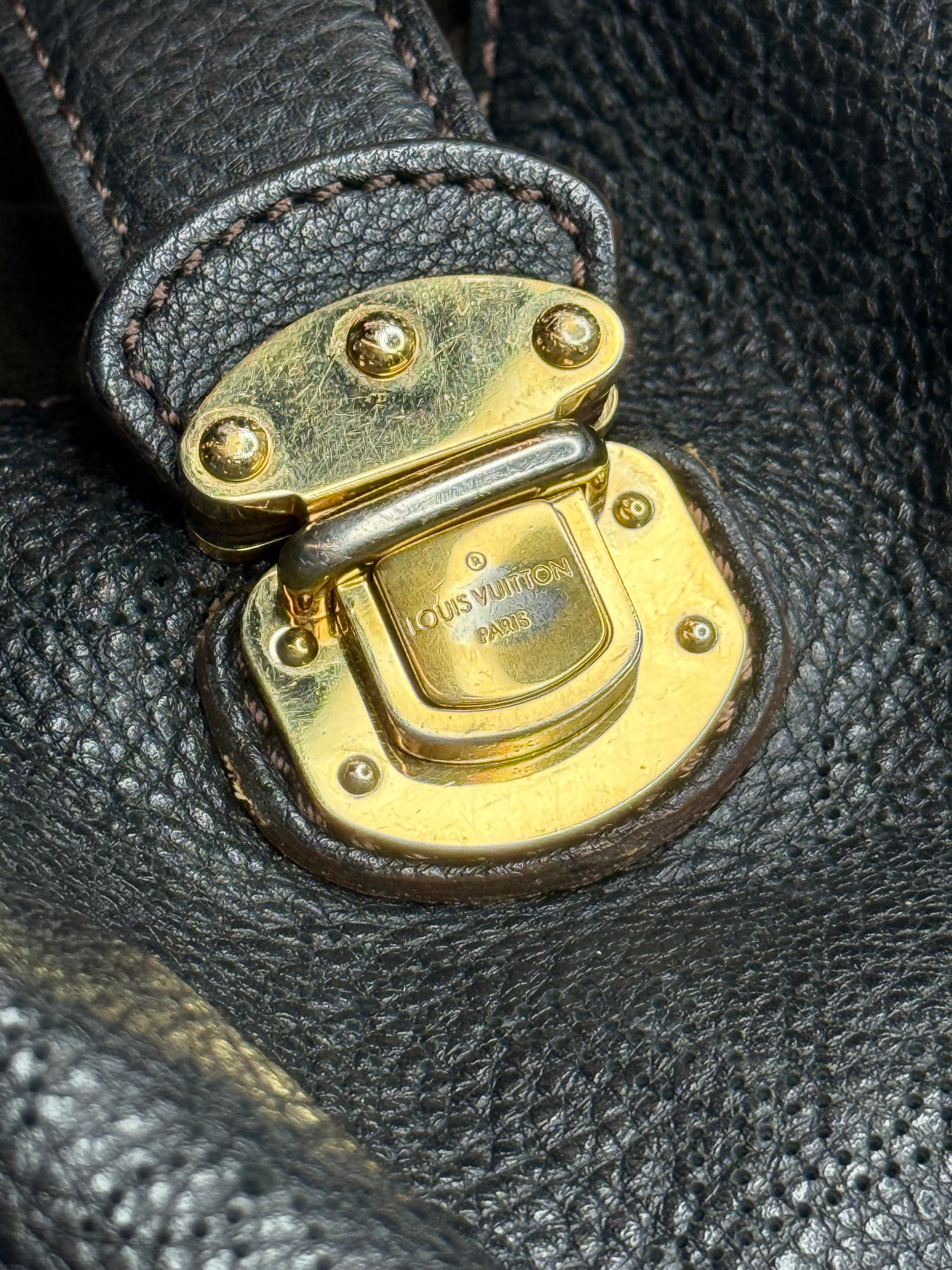 Louis Vuitton Mahina L Hobo Bag in Black Leather