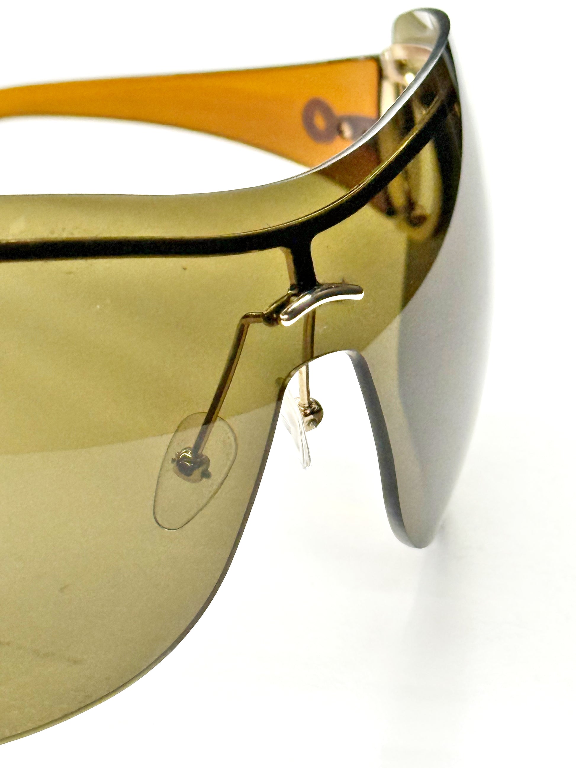 Gucci GG 2711/S Shield Sunglasses in Brown – Vintage Monogram Horsebit Design