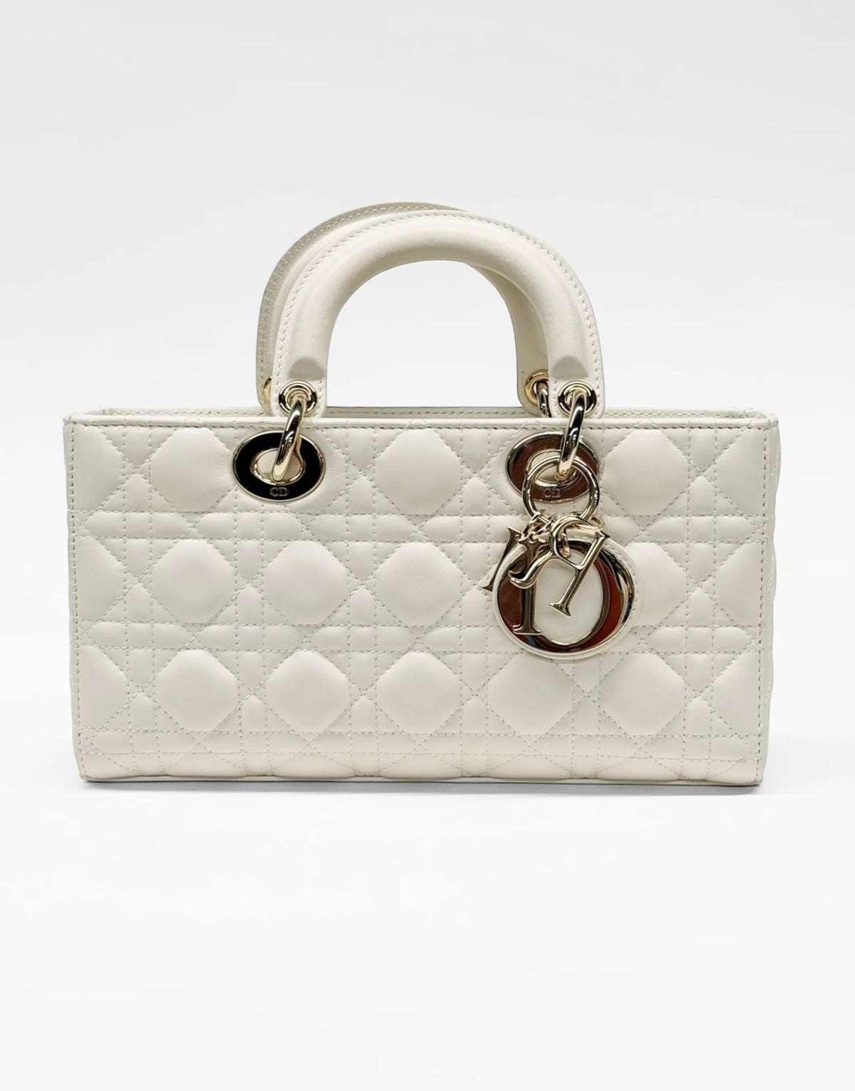 Christian Dior Lady Dior Medium – White Cannage Lambskin, Gold Hardware