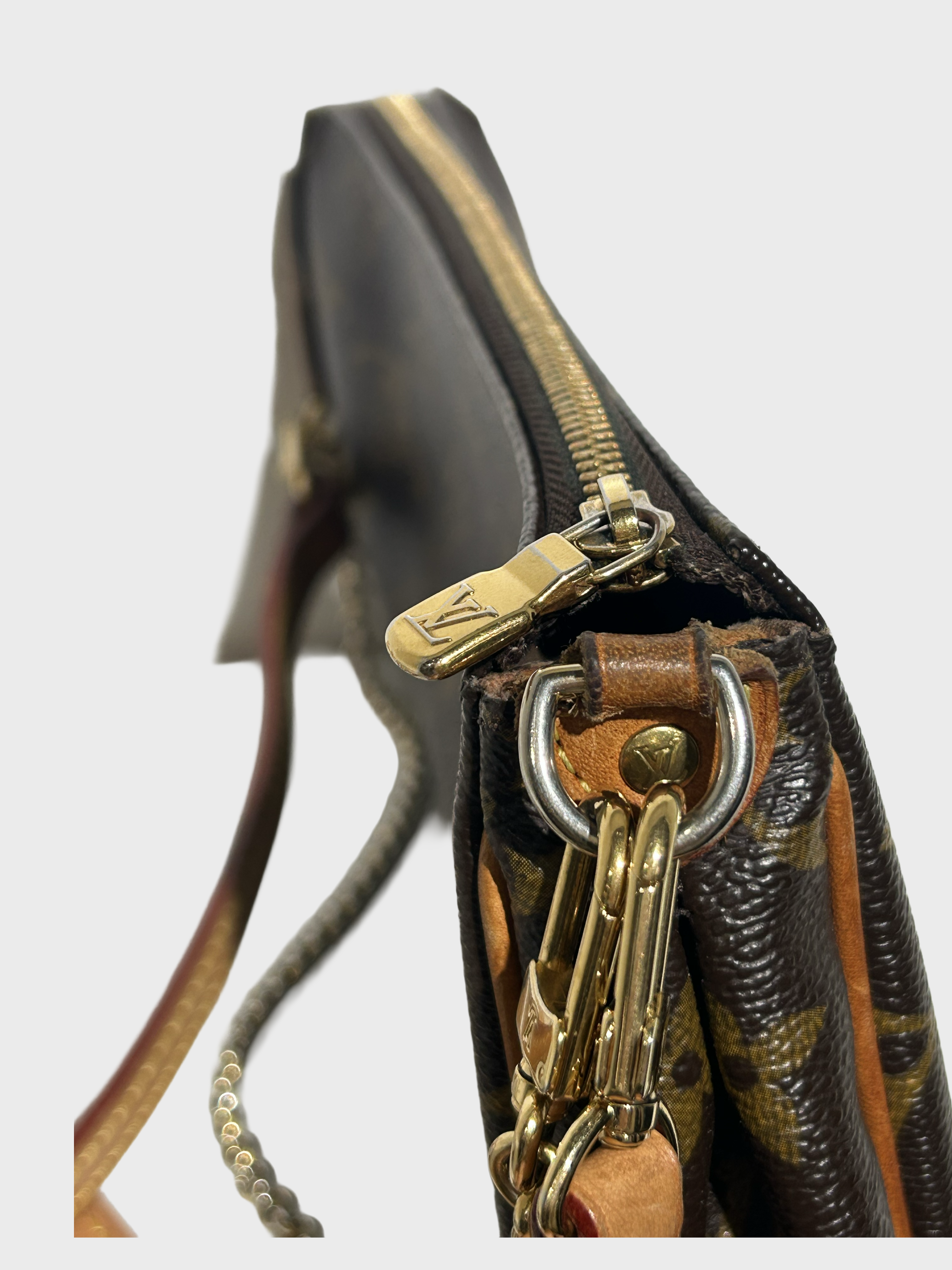 Louis Vuitton Eva Clutch