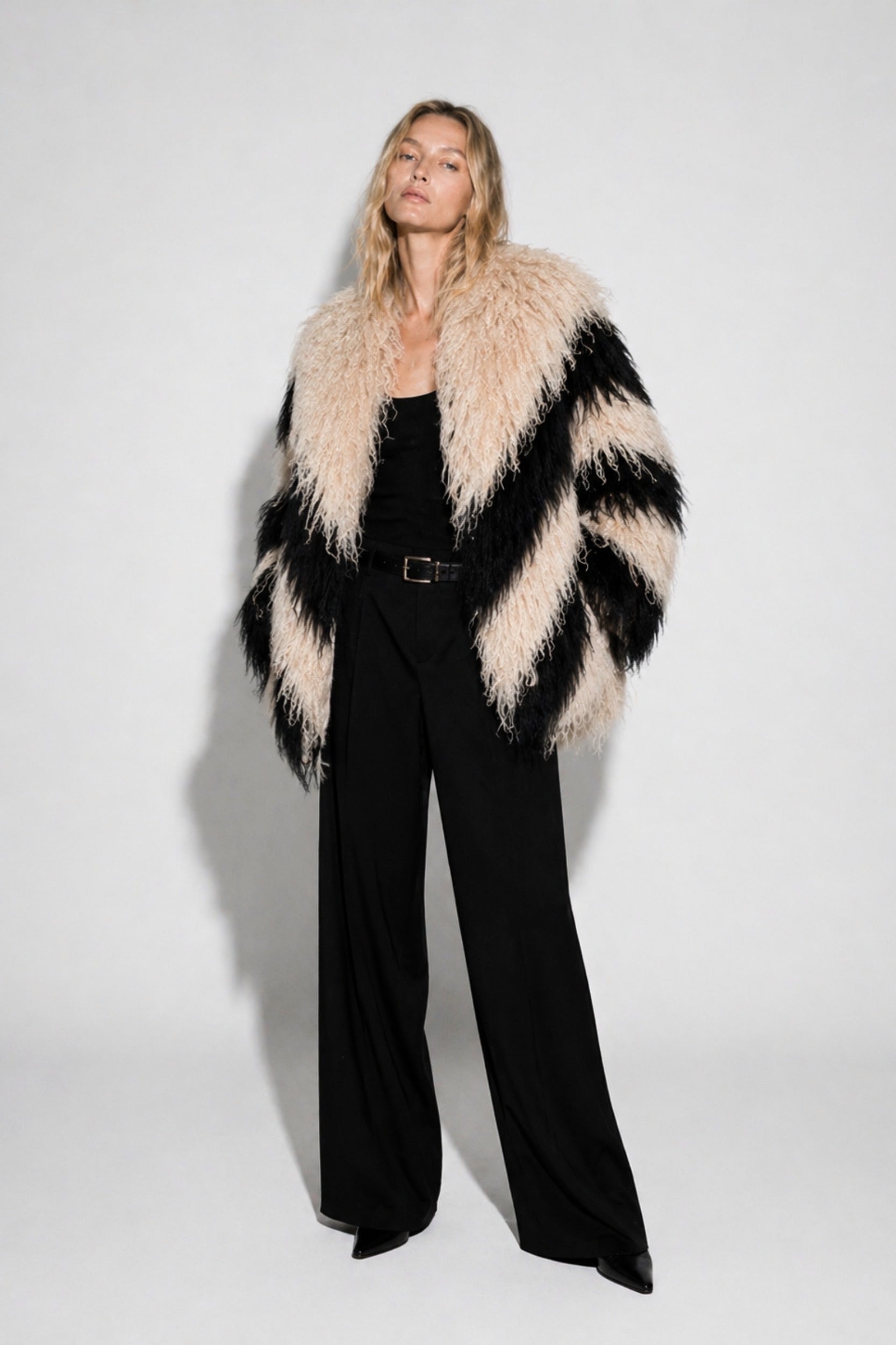 004081 - tombé studios - Coats & Jackets - Black - S - Image 1 circular-filename:05_08_2026_cf515d50-a204-4e0d-86dd-4f2dd230614d_captured_image