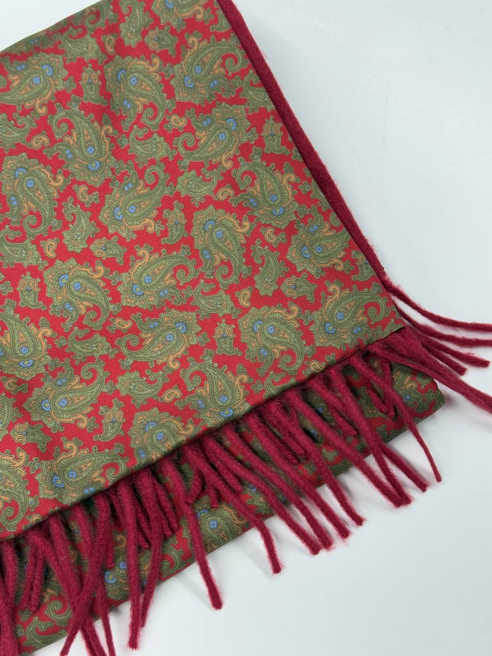 Luxurious paisley-patterned scarf