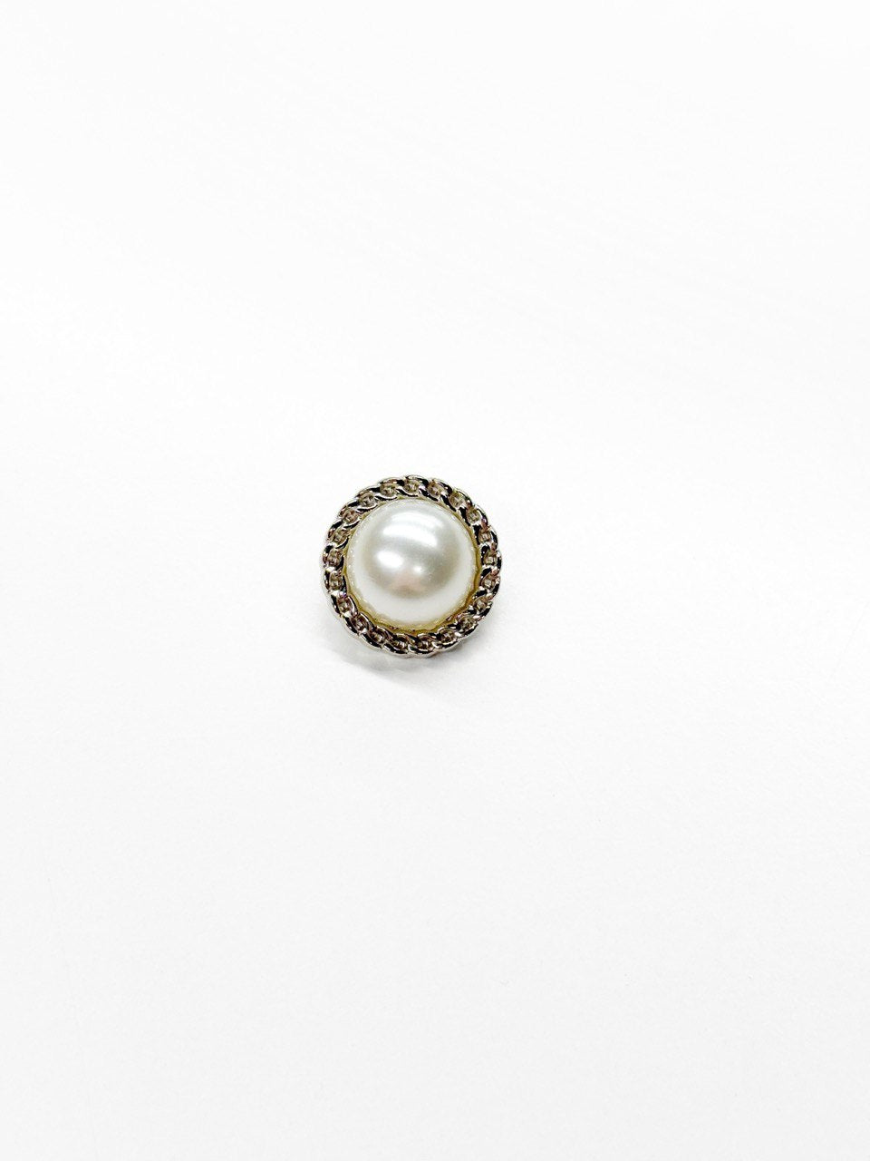 Ava button silver